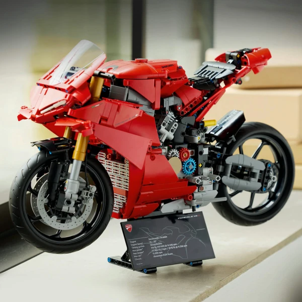 LEGO® TECHNIC™ DUCATI PANIGALE V4 S MOTORCYCLE
