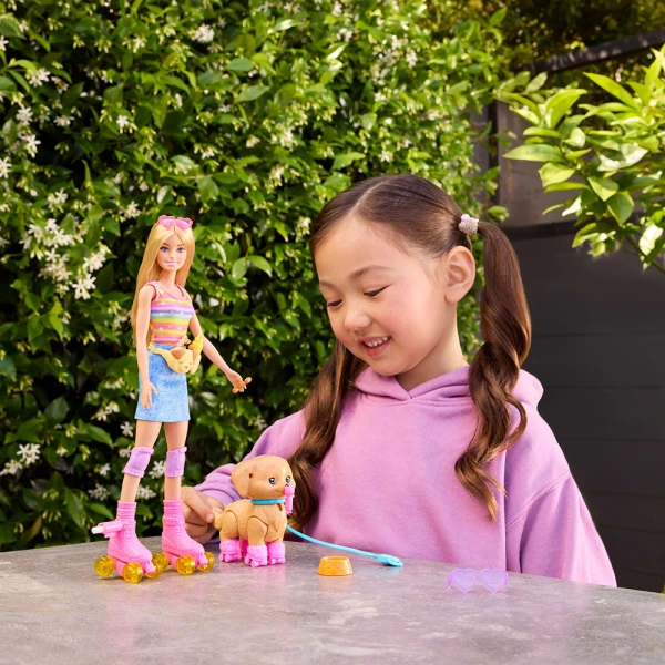 BARBIE DOLL ROLLER SKETES WITH PUPPY