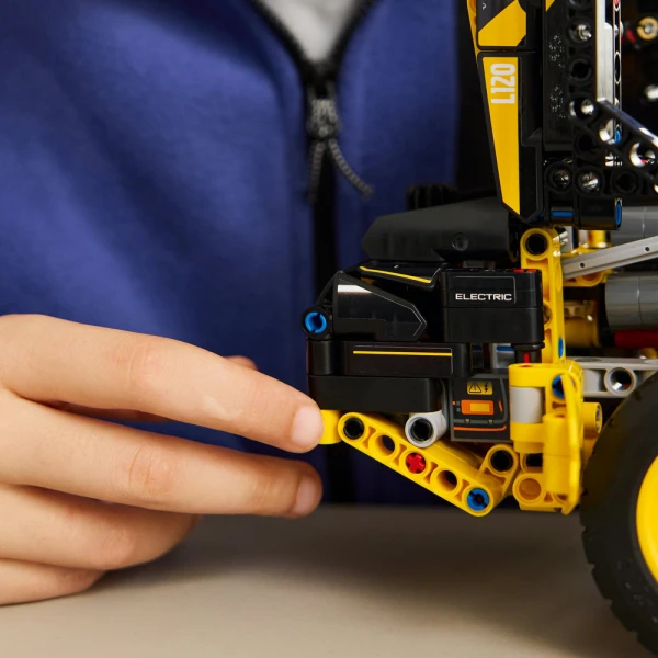 LEGO® TECHNIC™ VOLVO L120 ELECTRIC WHEEL LOADER