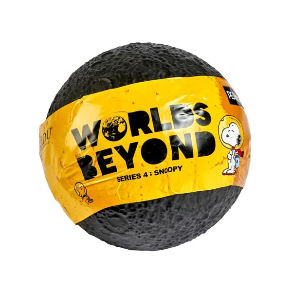 COLLECTIBLE SURPRISE FIGURES URDU PEANUTS WORLDS BEYOND X SNOOPY