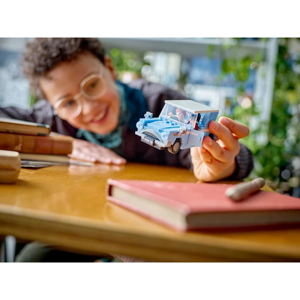 LEGO® HARRY POTTER™ ΙΠΤΑΜΕΝΟ FORD ANGLIA™