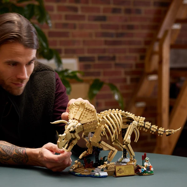 LEGO® JURASSIC WORLD ΑΠΟΛΙΘΩΜΑΤΑ ΔΕΙΝΟΣΑΥΡΩΝ ΤΡΙΚΕΡΑΤΟΨ