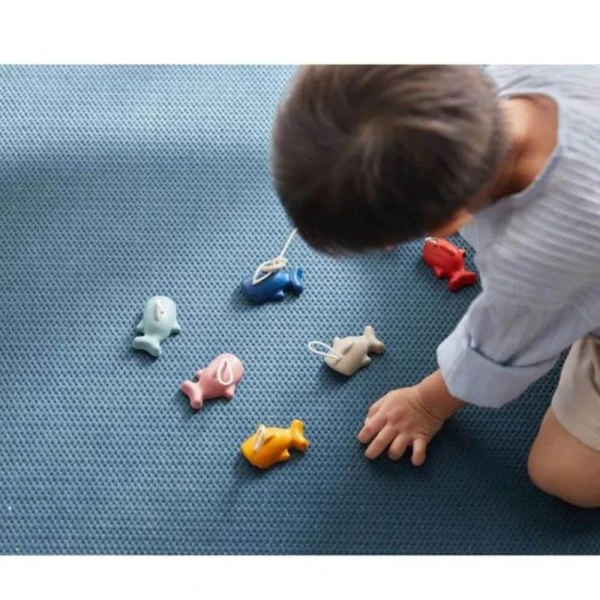 PLAN TOYS ΞΥΛΙΝΟ ΠΑΙΧΝΙΔΙ ΨΑΡΕΜΑ