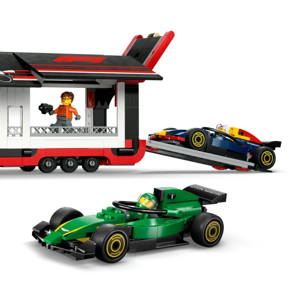 LEGO® CITY ΦΟΡΤΗΓΟ F1® ΜΕ ΑΥΤΟΚΙΝΗΤΑ RB20 & AMR24 F1®