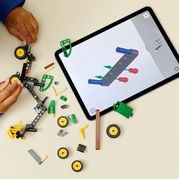 LEGO® TECHNIC ΜΗΧΑΝΗ ΥΛΟΤΟΜΙΑΣ ΜΕ ΤΡΟΧΟΥΣ JOHN DEERE 1470H