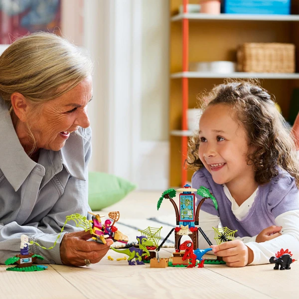 LEGO® MARVEL SPIDEY AND HIS AMAZING FRIENDS ΜΑΧΗ ΜΕ ΡΑΠΤΟΡΕΣ ΣΠΑΙΝΤΙ ΚΑΙ ΓΚΟΜΠΙ ΣΤΟ ΑΡΧΗΓΕΙΟ ΤΟΥ ΔΕΝΤΡΟΣΠΙΤΟΥ