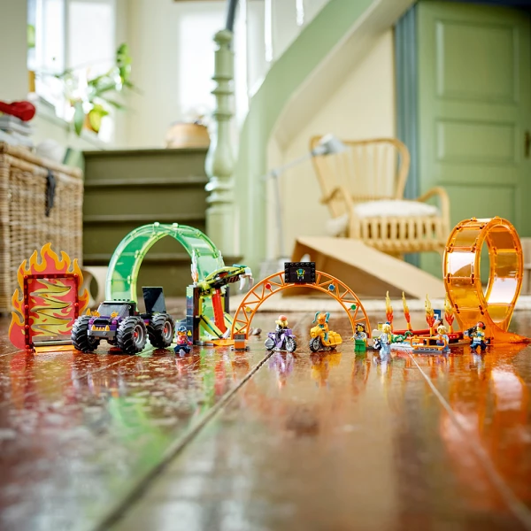 LEGO® CITY ΑΚΡΟΒΑΤΙΚΗ ΑΡΕΝΑ ΜΕ ΔΙΠΛΟ ΛΟΥΠ