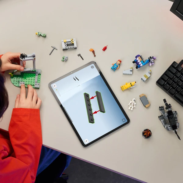 LEGO® FORTNITE® ΚΑΤΑΣΚΗΝΩΣΗ ΤΟΥ PEELY ΚΑΙ ΤΗΣ SPARKPLUG