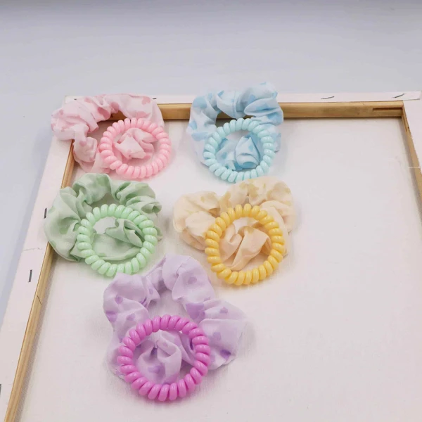 ΠΑΙΔΙΚΟ ΣΕΤ SCRUNCHIE ΚΑΙ ΕΛΑΤΗΡΙΟ - 5 ΧΡΩΜΑΤΑ