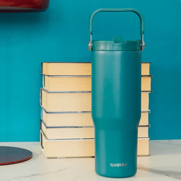 QUOKKA THERMAL STAINLESS STEEL TUMBLER WITH STRAW & HANDLE CORE 860ml MIDNIGHT GREEN