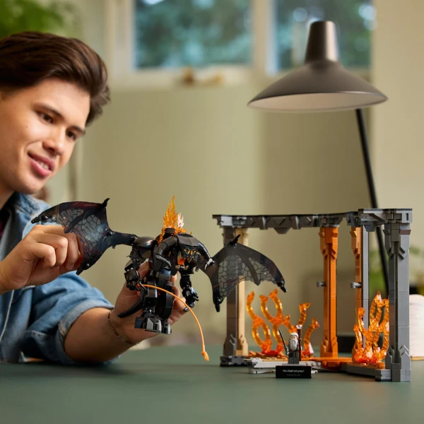 LEGO® ICONS Ο ΑΡΧΟΝΤΑΣ ΤΩΝ ΔΑΚΤΥΛΙΔΙΩΝ ΒΙΒΛΙΟΣΤΑΤΗΣ ΜΠΑΛΡΟΓΚ