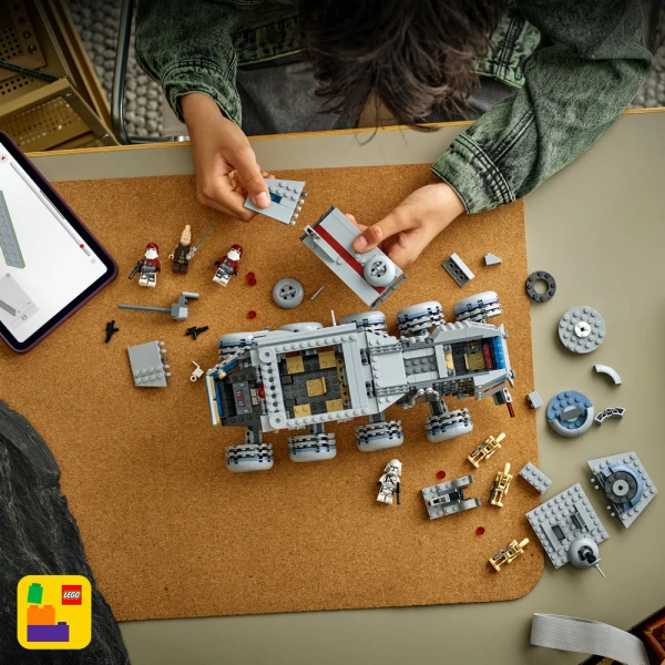 LEGO® STAR WARS: THE CLONE WARS™ ΤΕΘΩΡΑΚΙΣΜΕΝΟ JUGGERNAUT ΤΗΣ ΔΗΜΟΚΡΑΤΙΑΣ