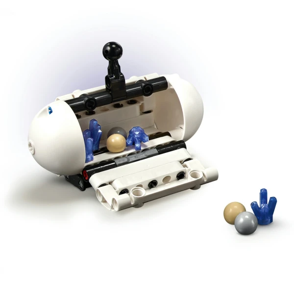 LEGO® TECHNIC™ LUNAR OUTPOST® MOON ROVER SPACE VEHICLE