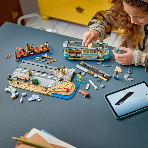 LEGO® CITY TRAINS ΚΛΑΣΙΚΟ ΠΑΡΑΘΑΛΑΣΣΙΟ ΤΡΑΜ