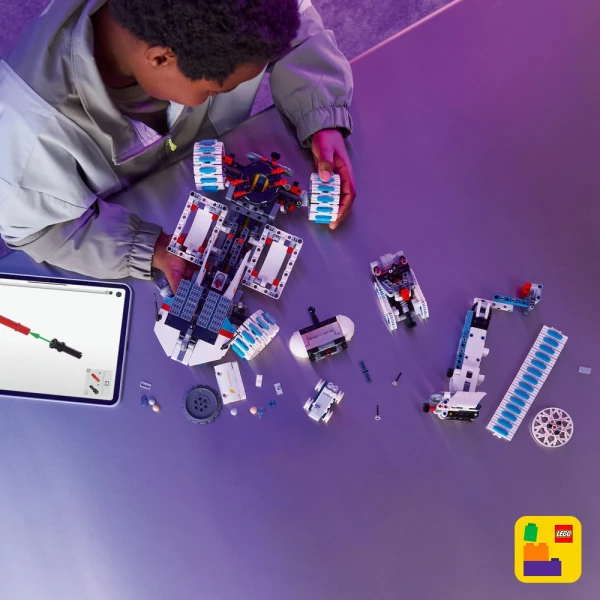 LEGO® TECHNIC™ LUNAR OUTPOST® MOON ROVER SPACE VEHICLE