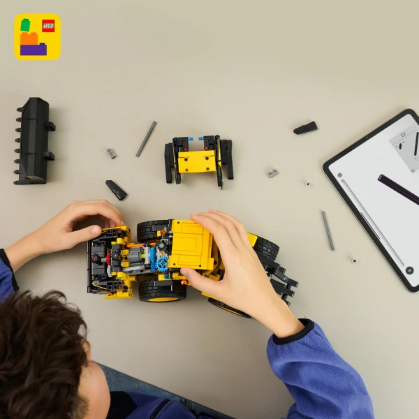 LEGO® TECHNIC™ VOLVO L120 ELECTRIC WHEEL LOADER