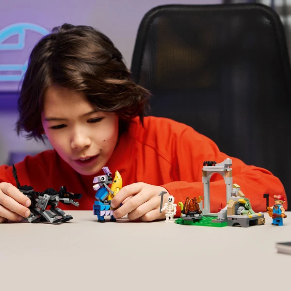 LEGO® FORTNITE® ΚΑΤΑΣΚΗΝΩΣΗ ΤΟΥ PEELY ΚΑΙ ΤΗΣ SPARKPLUG