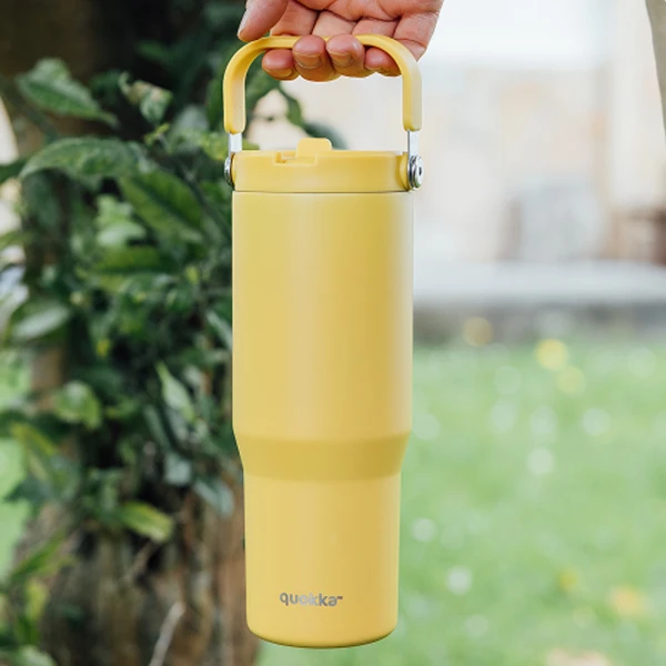 QUOKKA ΑΝΟΞΕΙΔΩΤΟ ΘΕΡΜΟΣ TUMBLER ΜΕ ΚΑΛΑΜΑΚΙ & ΛΑΒΗ 860ml CORE SAFFRON YELLOW